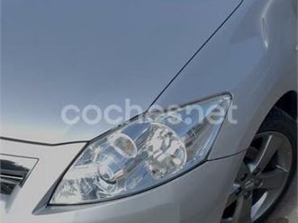 toyota auris 1.8 hibrido advance