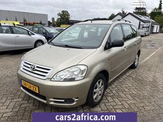 toyota avensis verso - 2.0i linea luna 6p