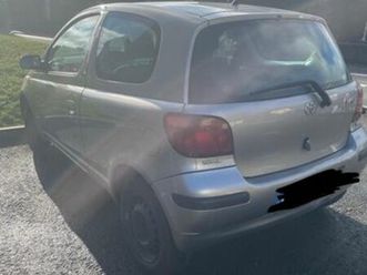 toyota yaris mit neuen reifen und neuen ge...