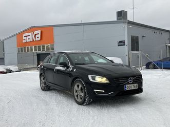 volvo v60 d5 awd twe classic momentum aut ** webasto / koukku / driver support / navi / aktiiv. xenon / volvo on call **