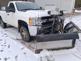 2012 chevy k2500 4x4 pickup with plow