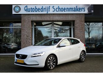 volvo v40 2.0 t3 polar+ camera trekhaak-afn. ruit+stoelverwarming 2xpdc 17lmv full-led halfleer cruise navi clima enz.