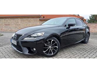 lexus is 300h executive navi cvt navi! t.kamera! téli-nyári gumi! tempomat! lexusnál szervizelve!