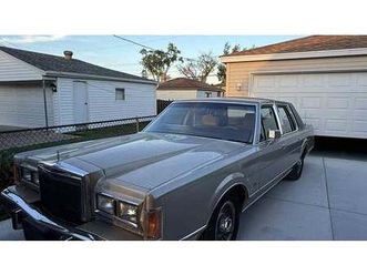1988 lincoln town car beige automatique, 4 vitesses condu...