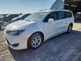 chrysler pacifica 3.6 touring l plus ≫ 2017 • 11 500 eur • id