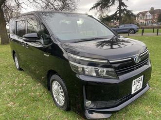 toyota voxy - 2014