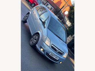 1.6i 16v design easytronic 5dr