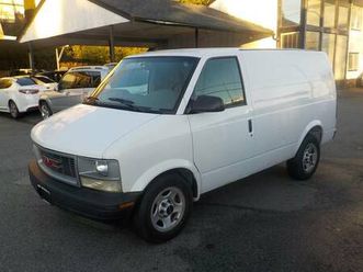 2005 gmc safari xt cargo van