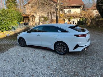 kia proceed gt in weiß