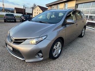 auris touring sports 1.8 16v hsd linea sol