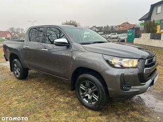 toyota hilux 4x4 double cab autm executive
