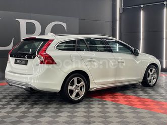 volvo v60 2.4 d5 momentum auto