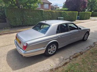 6.8 r saloon 4 door auto ( 450 bhp)