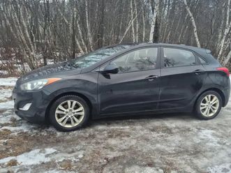 2014 hyundai elantra gt for sale. 202,500km. one owner