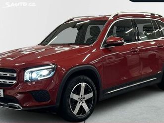mercedes-benz glb 200 parkovací asistent