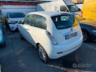 lancia lancia y 1.2 benzina