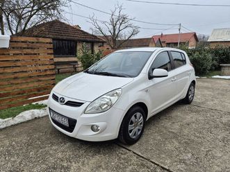hyundai i20 1.2 -- 2011g -- benzin + lpg -- reg 12/2026 -- 1.vlasnik -- nije uvoz -- servisna knjiga