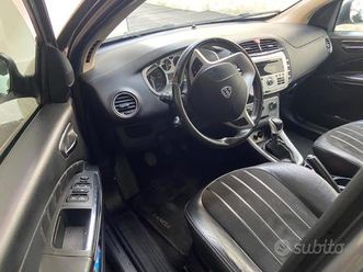 lancia delta 1.6 multjet 120cv anno 2011