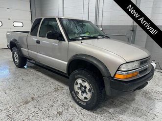used 2001 chevrolet s-10 base