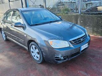 kia - cerato 2.0 crdi lx