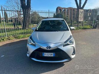 toyota yaris 1.5 hybrid 5 porte active 2017