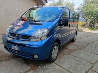 cg garage propone in vendita fantastico renault trafic 9 posti