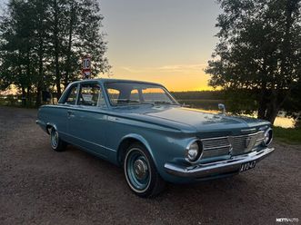 v100 2.8 man 2d. hieno yksilö kolmannelta omistajalta!