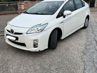 toyota prius ibrida