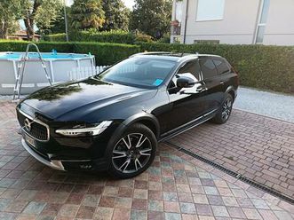 auto volvo v90 cross
