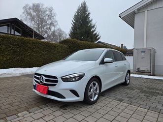 mercedes-benz b 200 progressive/distronic/led/mbux/garantie