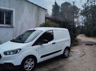 ford courier en très bon état