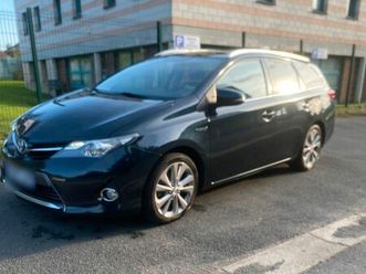 toyota auris haybride 136cv