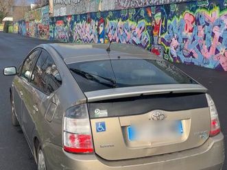 vente véhicule toyota prius
