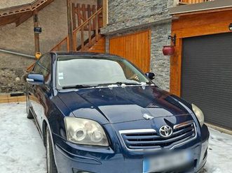 vends toyota avensis