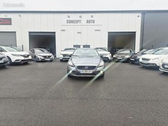 volvo v40 cross country d3 150ch momentum business