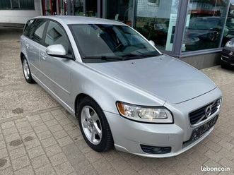 volvo v50 d2 115ch momentum - attelage - historique d'entretien complet