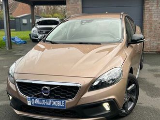 volvo v40 cross country 1.6d 115 ch gps cuir complet