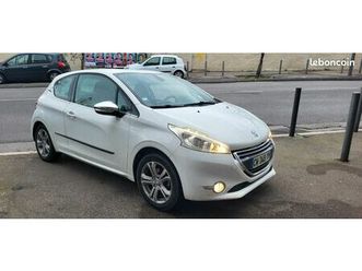 peugeot 208 1.2 vti 82cv allure ct ok