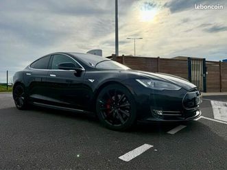 tesla model s performance 700cv avec mode ludicrous / ludicrous+ (“inouïe+”)