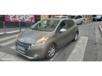 peugeot 208 1.2 vti 82cv style 5 portes ct ok