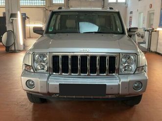 jeep commander 3.0 v6 crd limited r-kamera*s-dach*ahk