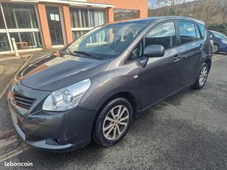 toyota verso 2.0 d4-d 126 skyview 2011