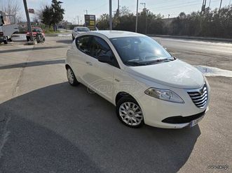 lancia ypsilon 2013