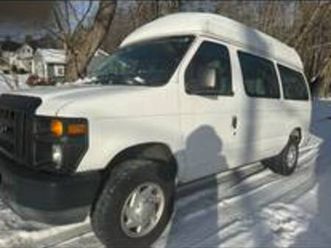 2011 ford hitop handicap lift or cargo 51,000 miles orig runs & drives