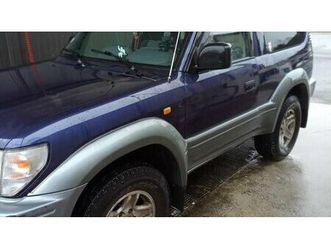 1999 toyota 90 series bleu foncé automatique, 3 vitesses...
