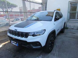 1.3 turbo t4 phev trailhawk 4xe 240cv plug-in