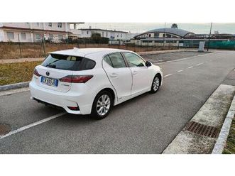 lexus ct200h ibrida