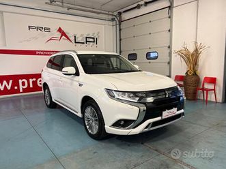mitsubishi outlander 2.4 mivec 4wd phev instyle pl