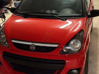 aixam coupe’ rossa e nera perfetta