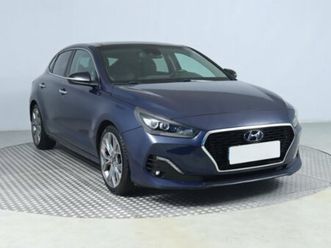 hyundai i30 fastback, 1.4 t-gdistyle , automat, čr